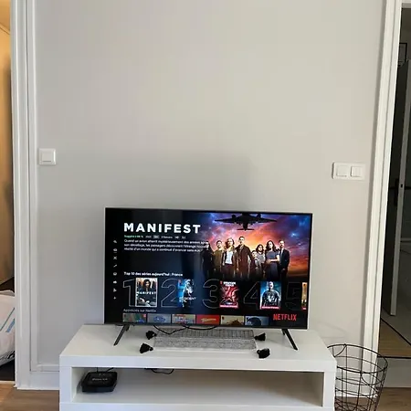 Centre☆modern Luxury Apt 36m2☆netflix 아파트